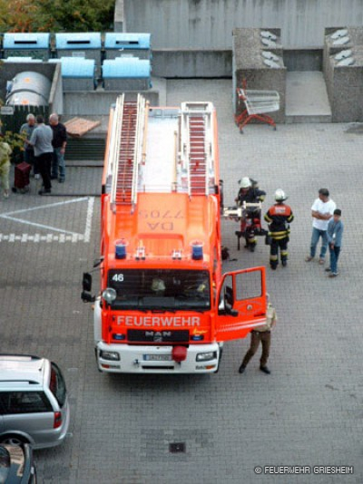 Küchenbrand in Hochhaus: Flughafenstraße