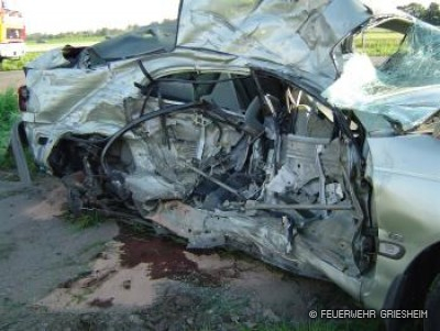 Schwerer Verkehrsunfall: B26 Fahrtrichtung Wolfskehlen