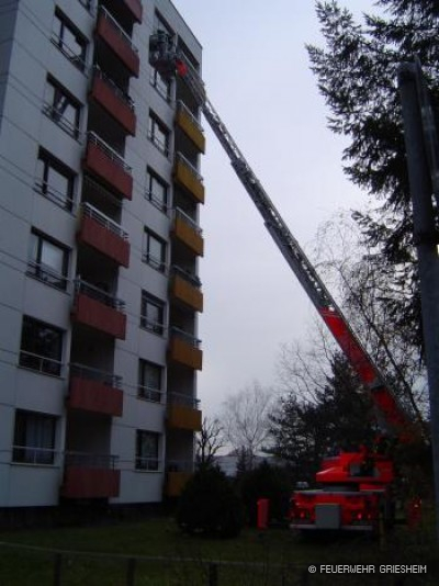 Wohnungsbrand in Hochhaus: Eulerweg