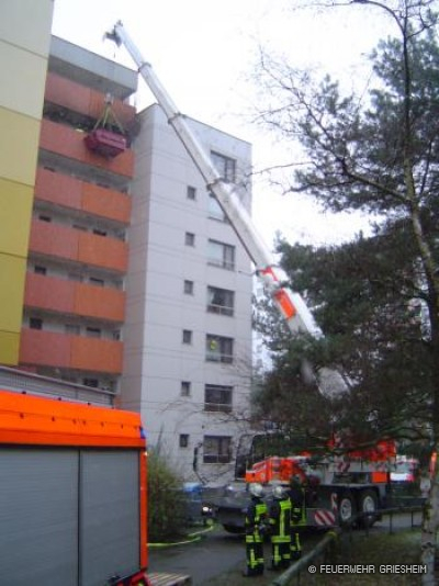 Wohnungsbrand in Hochhaus: Eulerweg