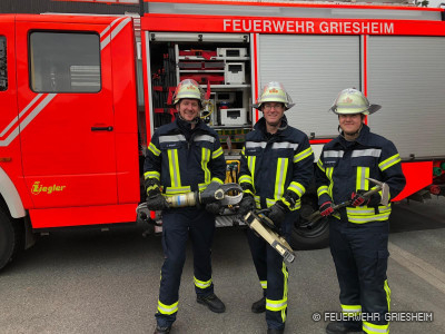 Johannes Hoeft, Tobias Franz und Fabio Gernand haben den TH-VU Lehrgang in Weiterstadt erfolgreich absolviert.